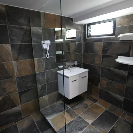 Bunec Hotel Piqeras